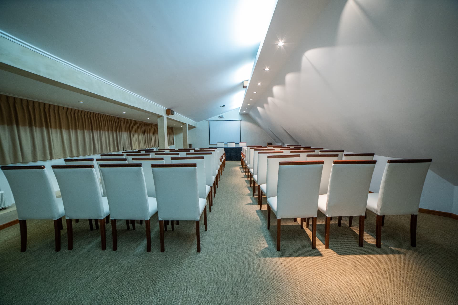 Salón de eventos del Hotel Costarenas