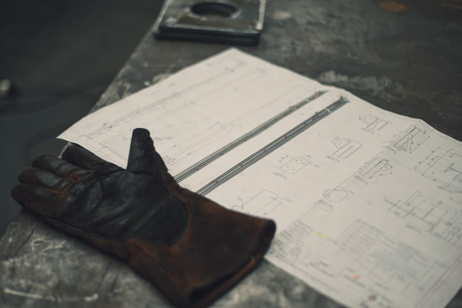 Planos técnicos y elementos de protección para fabricación metalúrgica