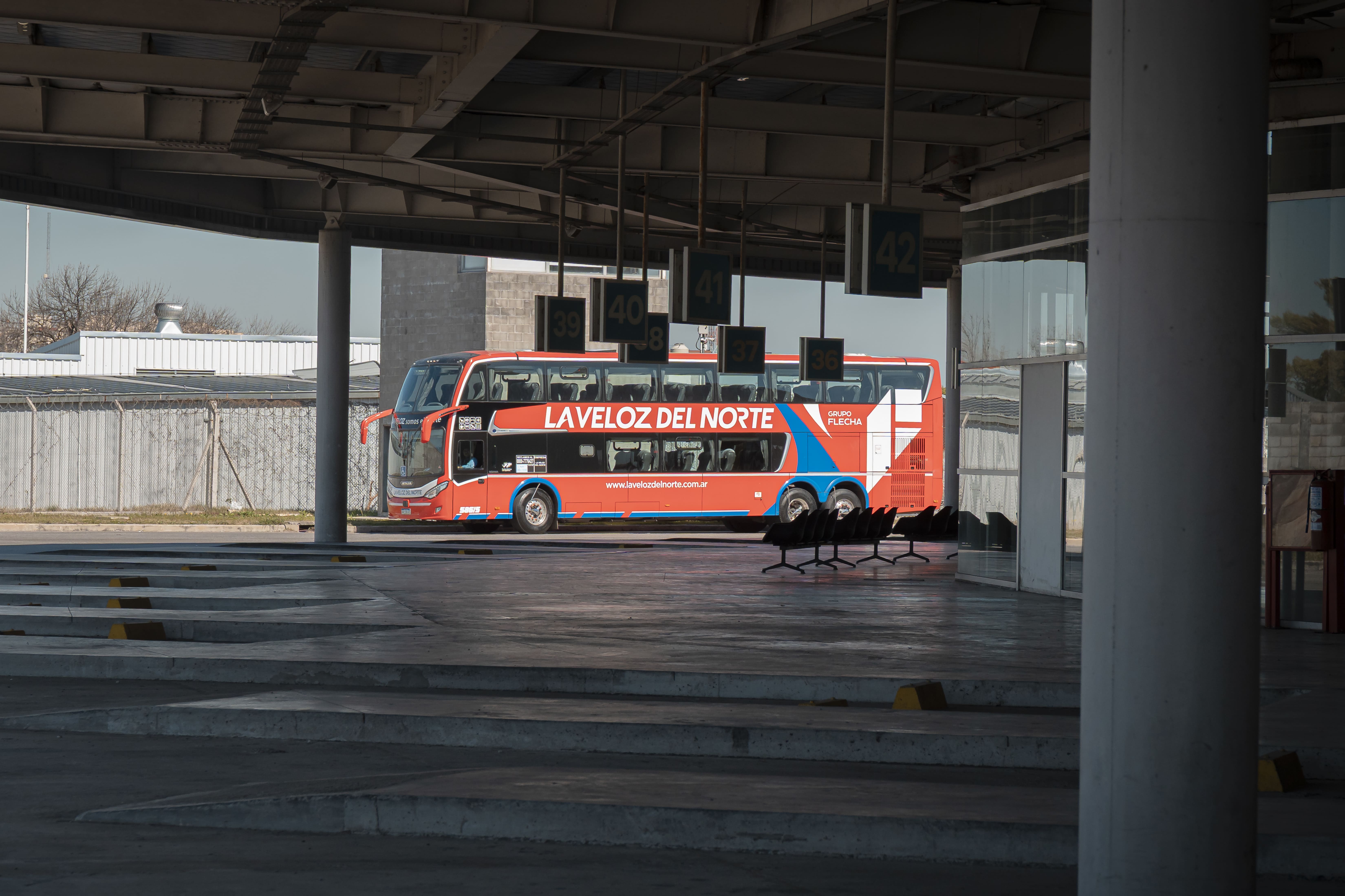 Transporte Corporativo y Larga Distancia: 8